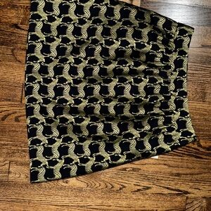 Elegant Black and Gold Patterned Skirt